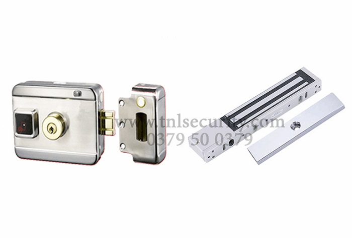 Lam-the-nao-de-ban-quyet-dinh-nen-mua-loai-khoa-dien-tu-nao-cho-cua-cua-ban